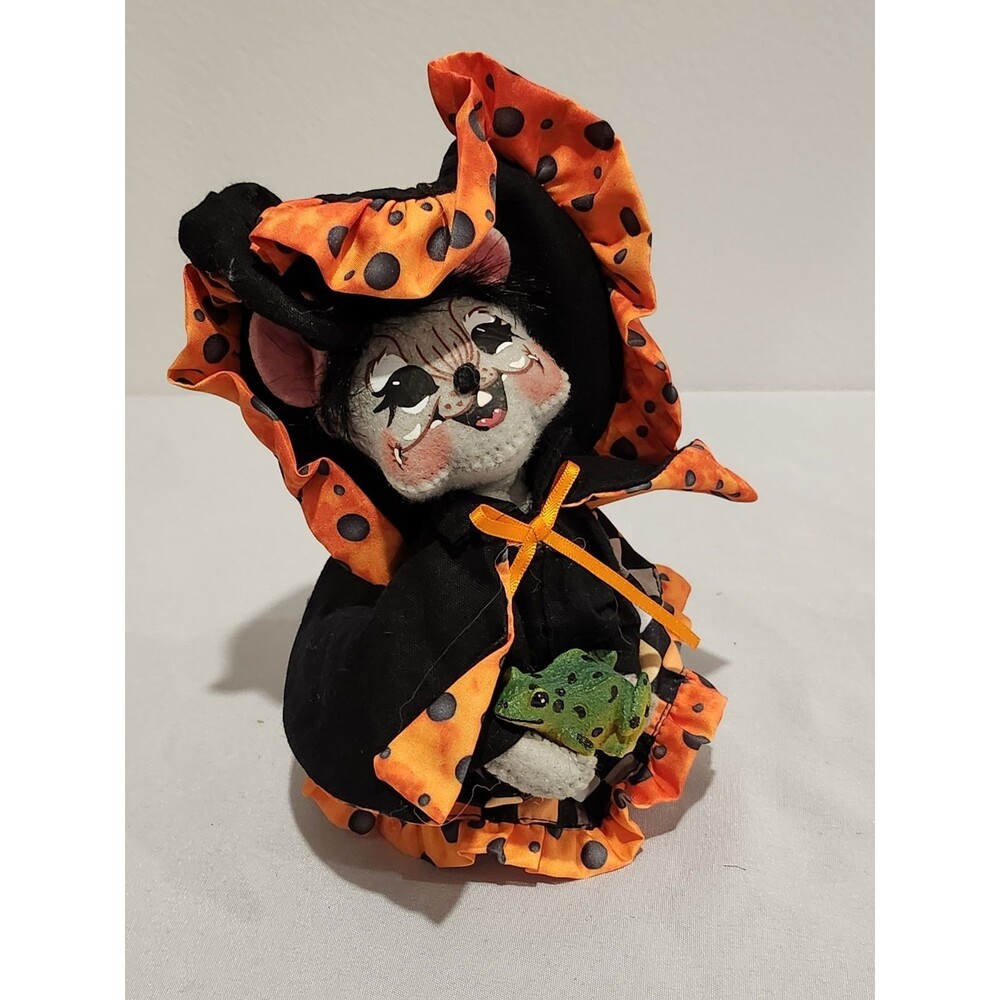Annalee Halloween Mouse With With Frog 6"